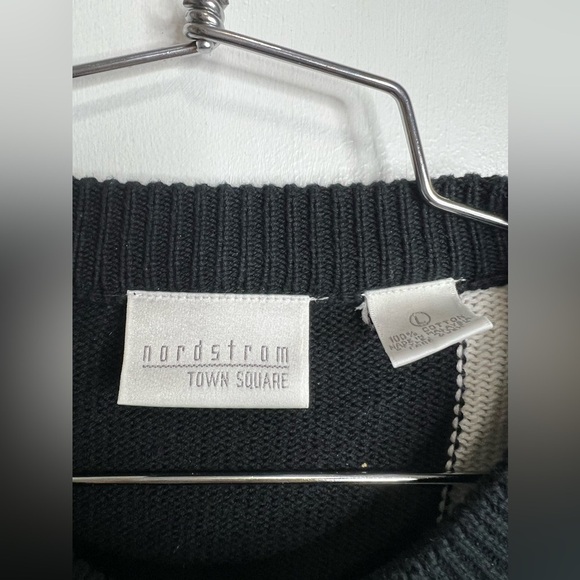 Nordstrom Town Square Women’s Sweatshirt - Picture 2 of 5